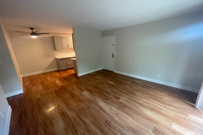 3 - AVAILABLE 6/5: 3250 O'Neal Cir #A17 Condo