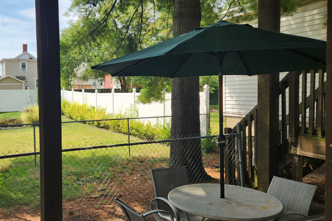 Patio/Backyard - Cleneay 1 Walk to XU Duplex