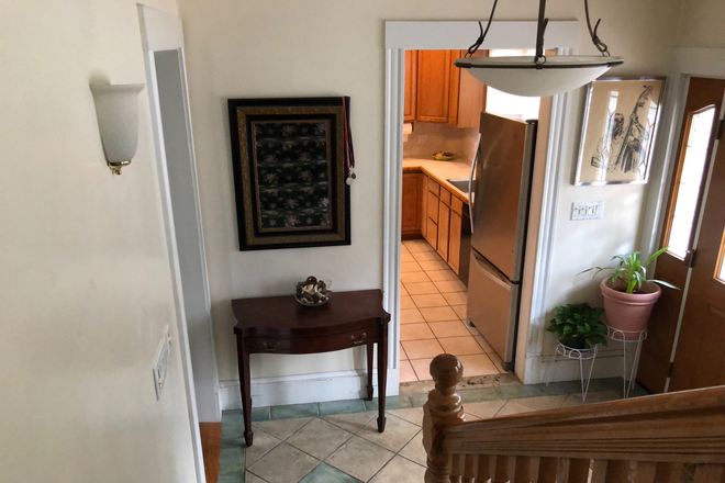 Hallway - 3 Bedroom - 1.5 bath - 2 -3 parking Victorian home $4300– AVAIL AUG 1- AUG 15
