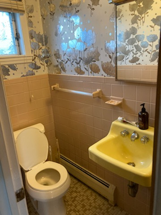 Interior - room rental borders Tufts one block from SEC, JCC, & green line Apartments