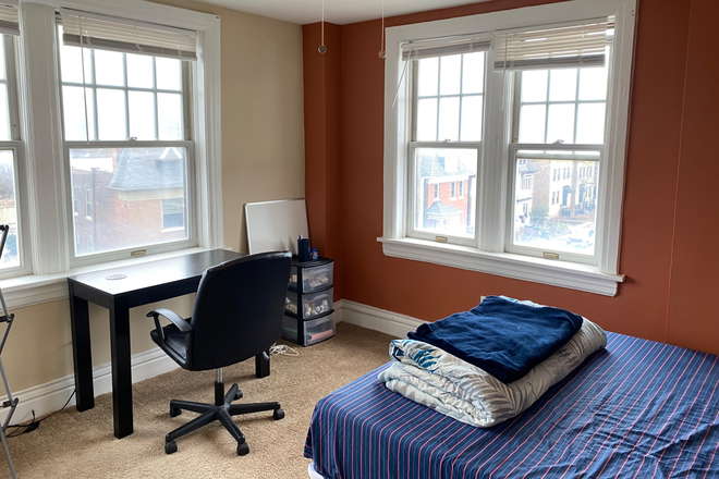 Bedroom - Hampden Hall Apartments