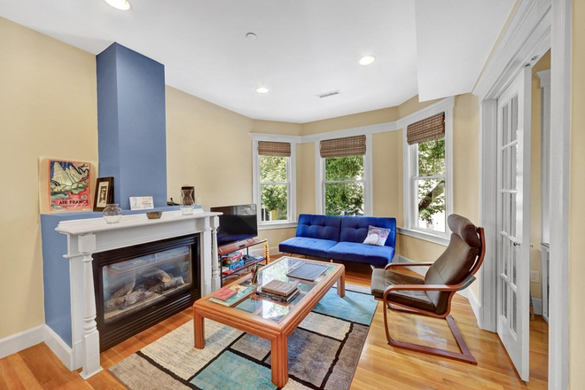 Living Room - 2BR/2BA + Office Near Harvard Business School & Central Square Apartments