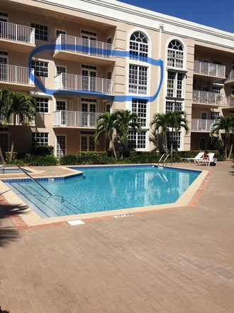 1310 Exterior - 2 Bedroom 2 Bath Condo close to campus.  Parking and Pool.