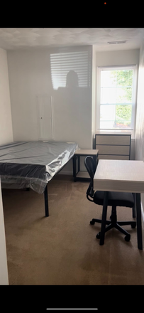 Bedroom - furniture can be rearranged. - Maple Ridge Townhomes