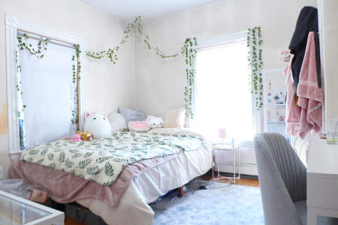 bostonrealtyonline.com - Cozy Top Floor Three Bedroom in Prime Mission Hill Location Apartments