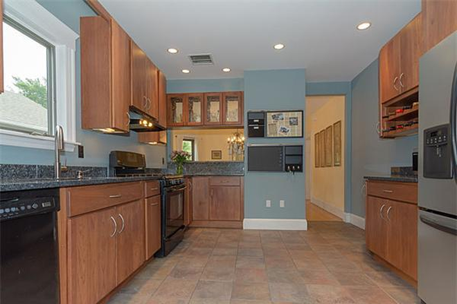 Kitchen - Sunny, Spacious, and Newly Renovated Home with New Appliances