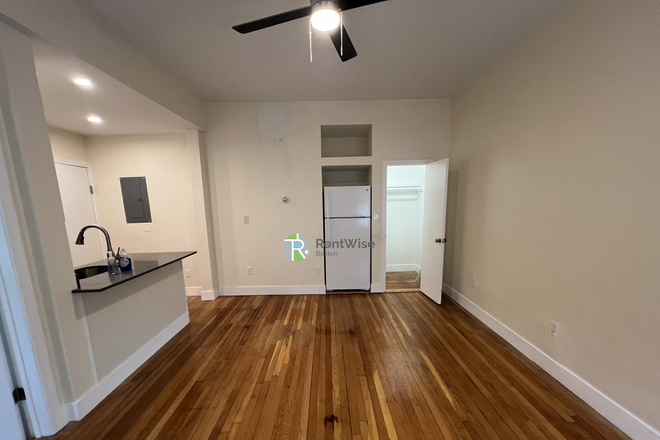 1 - AVAIL NOW-Incredible Packards Studio, H/HW inc. No Broker Fee! Apartments
