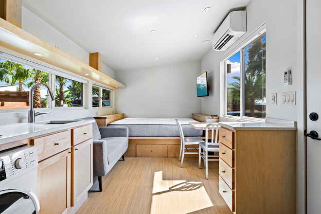 Open Layout with Queen Bed, Smart TV, Couch, Flip-Tables - Private Studio in Tropical Setting Duplex