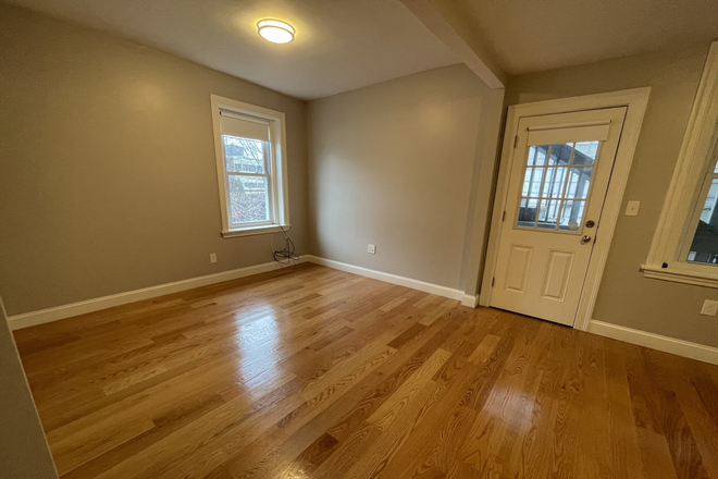 Living Room - Updated 4 Bedroom Near Kendall/MIT – Available 9/1 Apartments