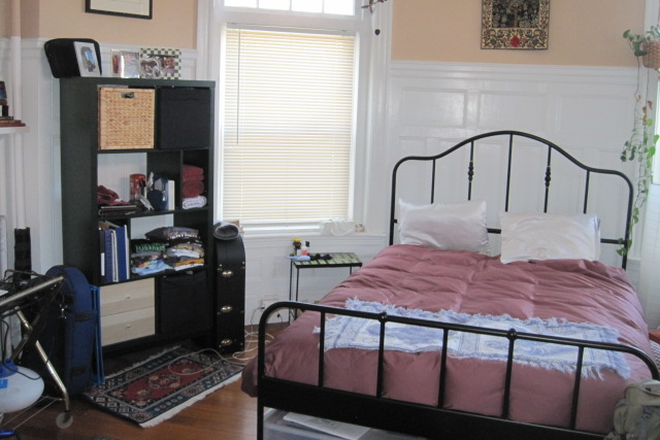 Bedroom - MBTA, Heat included, laundry in unit. Condo
