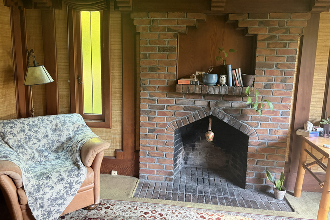 Bedroom - Summer Sublet in Beautiful Berkeley Hills House