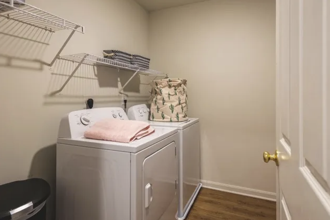 Laundry - *LEASE TAKEOVER* Sunchase at JMU Apartments (Close to campus/Bathroom in room with no outside acess)