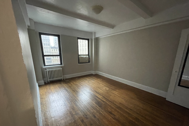 Room available - Waverly Pl 2b/1b Apartment