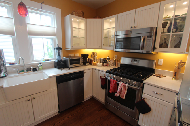 2 - Furnished room in house near Tufts campus