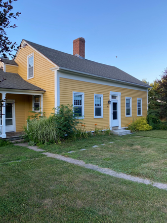 Front house/street view/entry - Charming apartment in old Hadley farmhouse within sight of Umass Campus