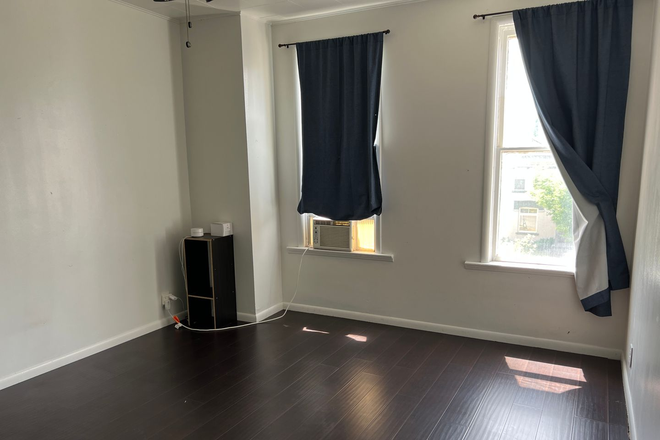 Bedroom - Huge Spacious Private Guy Room in Avenues - only 1 roommate Apartments