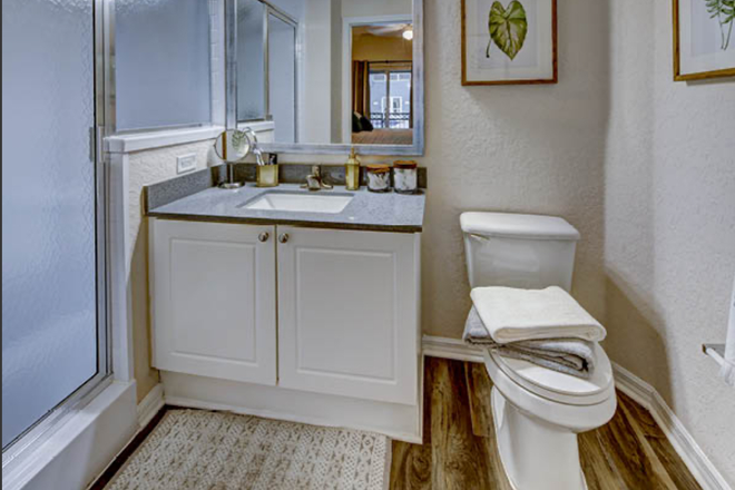 Private Bathroom - Avalon heights Apartments