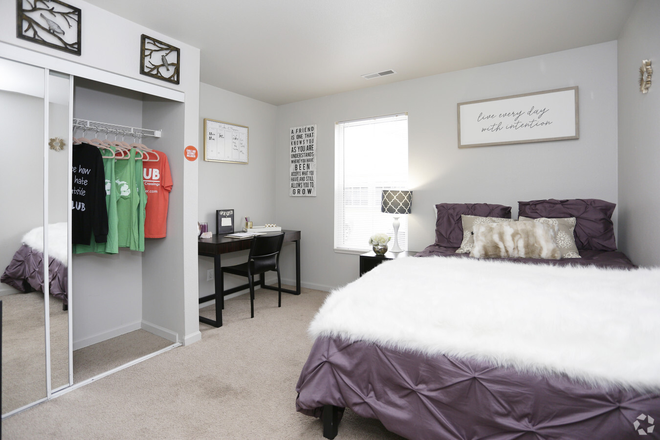 Bedroom - The Club at Chandler Crossings