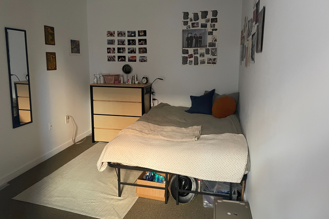 Bedroom - South Campus Commons 3 Apartment For Sublease