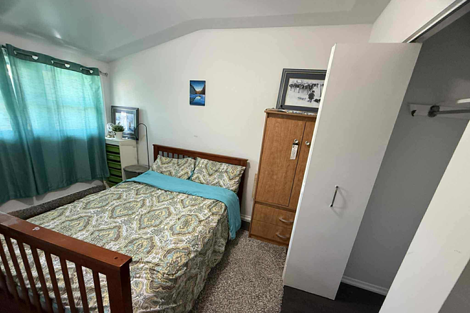 Bedroom - Private Room Available in Home-Shared Townhouse | London Green Ct, North York