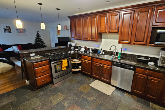 kitchen - Awesome 6 bed close to Campus on Greycliff Rd for 2027 Apartments