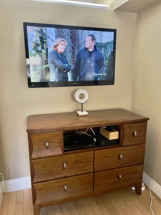 TV - Fully Furnished turnkey Condo