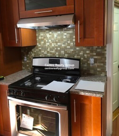 - - AVAILABLE 06/01/26 - 4 BED NEAR TUFTS – 77 LYMAN AVE MEDFORD Apartments