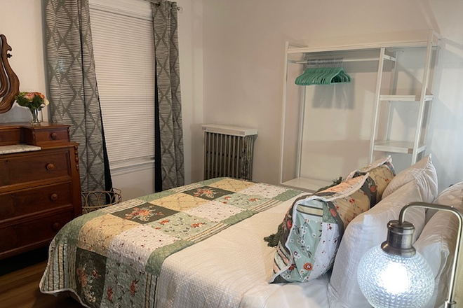 Bedroom - Walking Distance to Campus, Fully Furnished, Utilities/Wifi Included Duplex