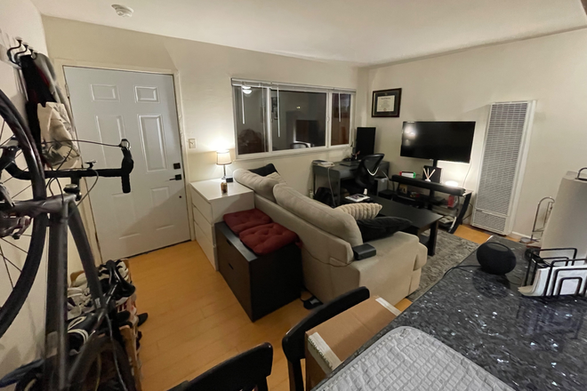 Living area - 1 BR summer sublet, 2 blocks from Ashby BART