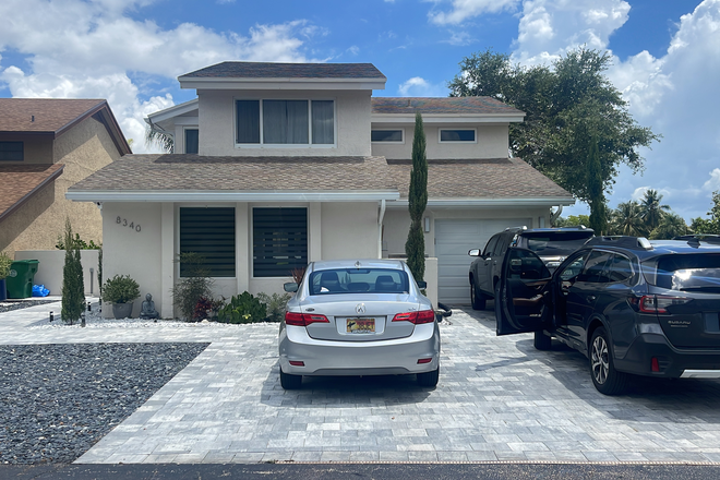 Parking - Oasis room rental in Davie home!