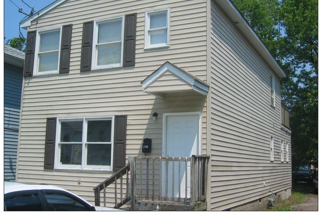 Front Exterior - (ODUrent) 1310 W. 42nd St.