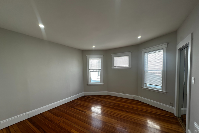 Room - 40 Sudan Street #3 | Room For Rent | Sunny and Spacious 3 Bed Condo