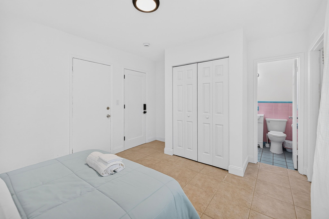 bed 1 - Student housing near LAS OLAS