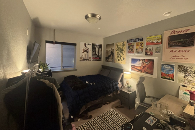 Bedroom with bath - Lofts on the Hill