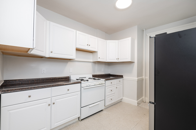 - - Renovated 1BR Apartment in Prime Cambridge Location – Available 08/01