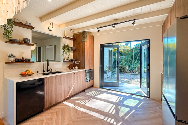 Kitchen - The Sylvan House