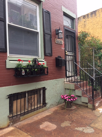 front - Very Attractive house on fabulous street, has two roomsavailable. Free laundry.