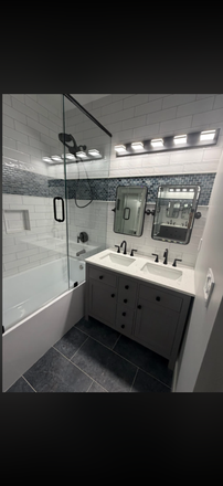 Main bathroom - Private Room House