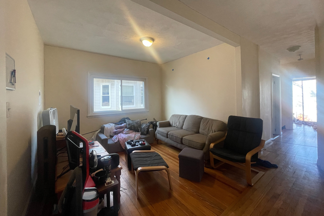 Call NOW for showings! 617-236-8600 - BOSTON AVE - *NO FEE* UP TO 6BR DUPLEX NEAR TUFTS AVAIL *9/1/2026* W/ 2 BATHS, LNDRY IN BLDNG, YARD! Apartments