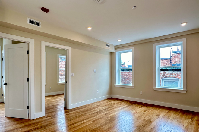 3 - JUNE 2026: North End. NEWLY RENOVATED. In Unit Laundry Apartments