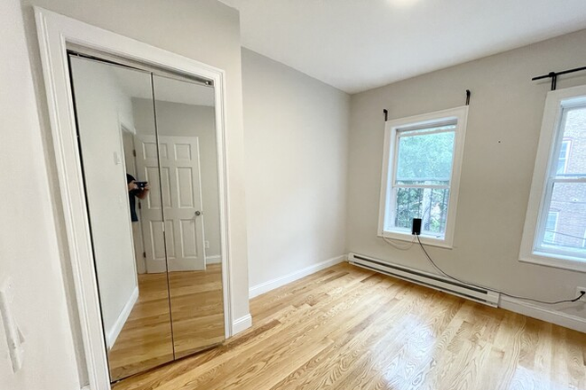 Bedroom - Apartment off Tremont Street