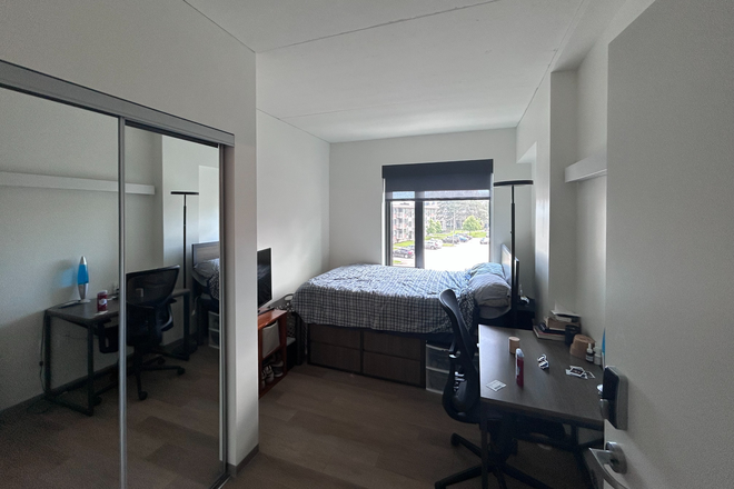 Bedroom - Graduate Junction Single Room Summer Sublet Apartments
