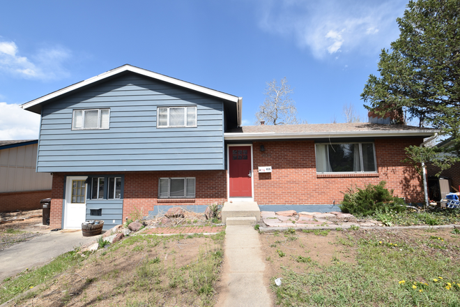 Exterior - 4535 Moorhead Ave (4 Bed/2 Bath) House