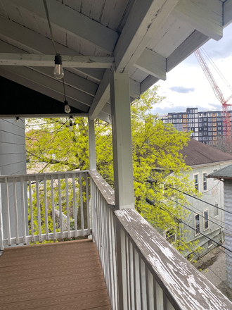 Balcony - Two rooms available, 10 mins from campus Duplex