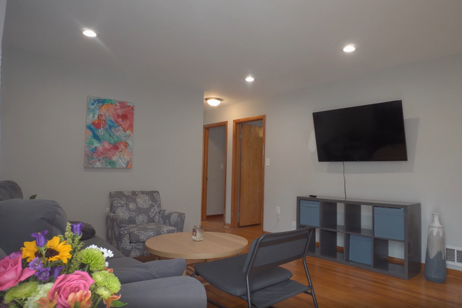 Living room - Room in Shared 3Bed1Bath House with Backyard and Terrace