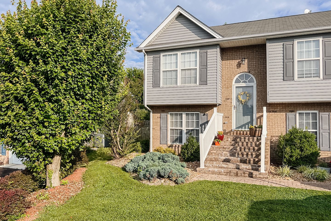  - Updated 4 bedroom, 3 bath Home in Christiansburg