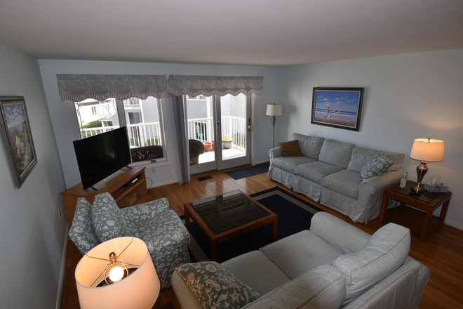 Living Room - 20 Oceanside Place Narragansett, RI Apartments