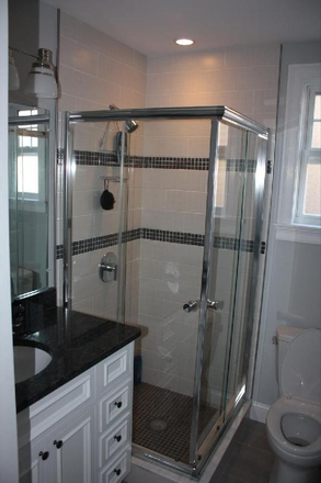 . - Updated 5 bed 2 Full bath, W/D in Unit, Central AC Apartments