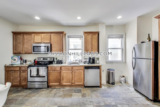 Kitchen - New 2026 Listing! NO BROKER FEE! 3 Bed 1 Bath Apartment on Hillside St.!