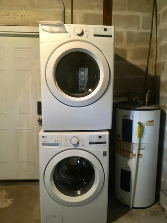 Washer & Dryer in garage - Gorgeous 3BR 1B 10 minutes from campus House